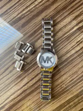 Jam tangan Michael Kors wanita