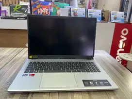 Acer Aspire 3 amd ryzen 5 7520 8Gb