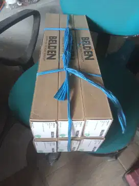 Horizontal cable manager