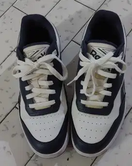 Sepatu Reebok ukuran 40