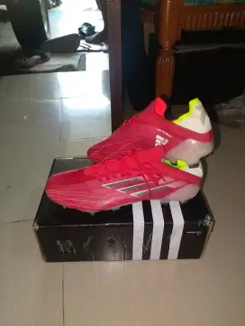 Sepatu bola Adidas X Speedflow.1 size 44