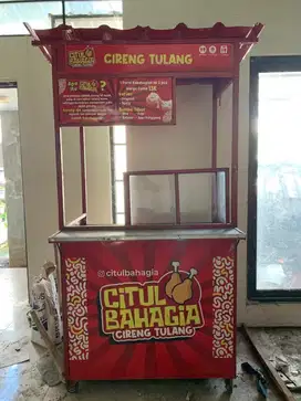 Gerobak besi usaha kaki lima ada roda