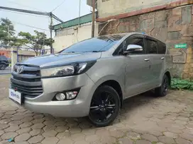 Toyota Kijang Innova 2.0 V Bensin-AT 2016