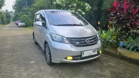 Honda Freed PSD 2010 Istimewa