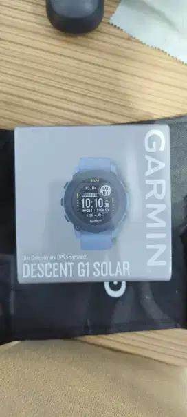 BNIB Garmin Descent G1 Solar