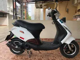 Piaggio zip 100 italy