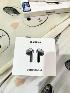 samsung galaxy buds 3 silver