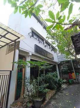 Rumah Lama di Jl Danau Tempe Bendungan Hilir Tanah Bang Jakarta Pusat