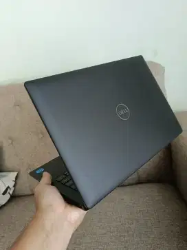 Laptop Dell Core i5 Gen 11 RAM 8GB SSD Mulus Slim