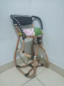 Tempat duduk anak dimotor