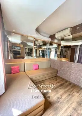 Sewa Apartemen Greenbay 1bedroom furnish mewah lantai rendah view pool
