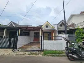 Jual Cepat Rumah di Kencana Loka BSD 2 BR Siap Huni Murah 1M