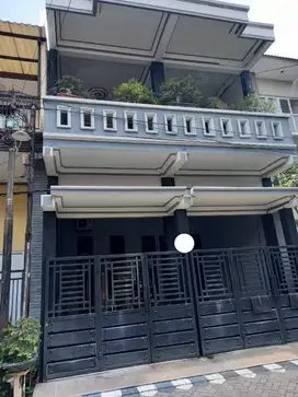 ‼️DIBAWAH PASAR‼️Rumah 2,5 Lantai diPerum Gunungsari Indah Wiyung SBY.
