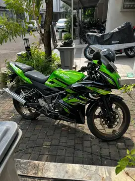 Ninja RR 2015 kondisi istimewa KM rendah mesin segel