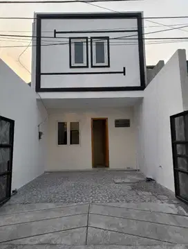 Rumah Murah Baru Gress Siap Huni Lokasi Semolowaru Selatan Surabaya