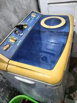 Mesin cuci bekas