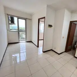 1Bedroom hanya ada AC disewakan pertahun apartemen maple park sunter
