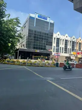 4 Lantai, Luas Tanah 198 m2, Bulevar Timur, Ruko di Kelapa Gading