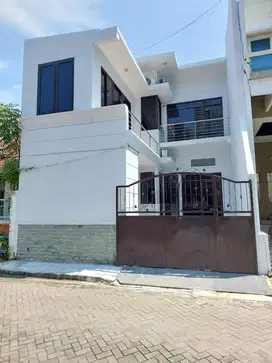 Dijual Rumah New Gress Pakuwon City 2 lantai