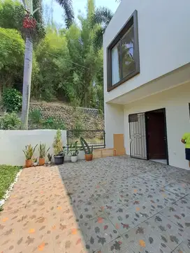 Di Jual Rumah Rapih Siap Huni di Serpong Park.