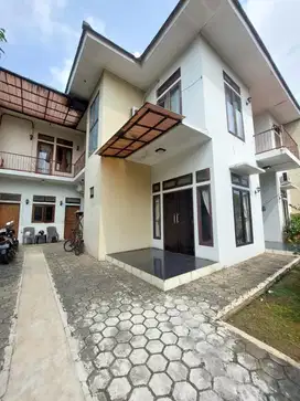 La.1483 DIJUAL RUMAN DI KOMPLEK MELATI INDAH BEKASI SIAP HUNI