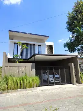 Rumah baru modern di jalan kaliurang km 12