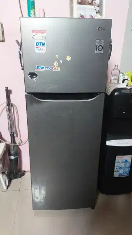 JUAL Kulkas LG INVERTER