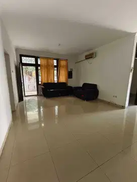 Di Jual Rumah Siap Huni,  di Perum. Villa Melati Mas.