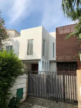 Dijual Cepat Rumah Tulodong Bawah di Kebayoran Baru, Jakarta Selatan