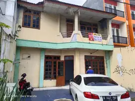 dijual rumah di tengah kota tangerang  harga nego
