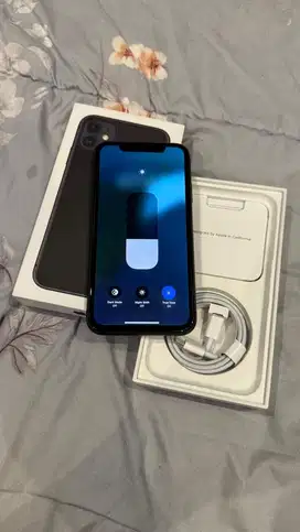 Dijual Iphone 11 Black 128GB Lengkap Resmi Ibox