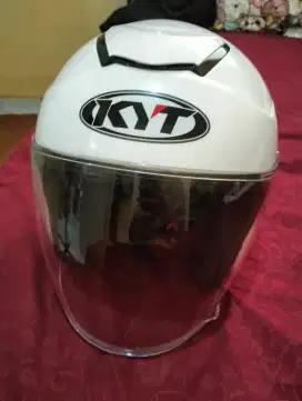 Helm KYT pemakaian cewe ,,UK XL
