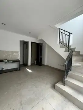 Disewakan rumah pik2 2 kamar tidur 2 lantai 45m2