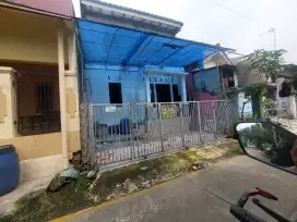 Rumah 2 lantai di jual