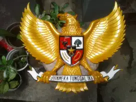 Patung burung Garuda Pancasila.fiber.