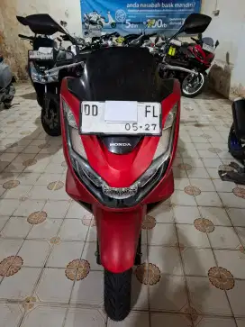 Honda pcx 160cc 2022 merah