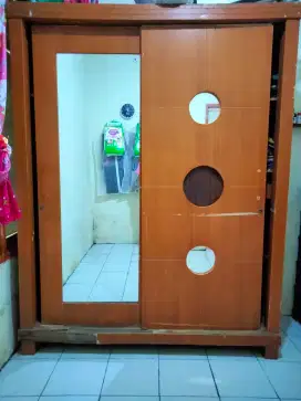 Lemari semi jati