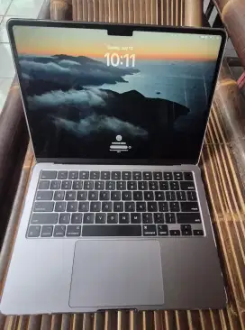MacBook Air M2 – Pribadi, Baru 2 bulan, Bonus Softcase!