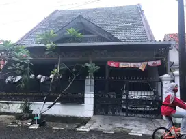 HARGA SPESIAL RUMAH LUAS DEKAT MERR SIAP HUNI