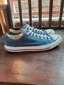 Sepatu converse allstar navy uk.45