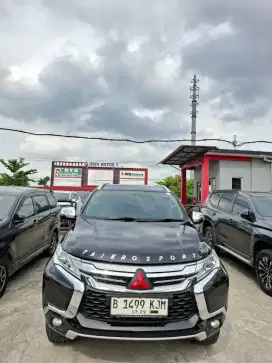 Pajero 2019 exceed diesel manual. Km 77rb antik (terima bm)