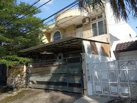 Rumah Mewah 2 Lt. Perum Taman Sentosa Area Dekat Akses Tol