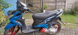 Yamaha Xeon 2011 Biru. Tidak ada PR