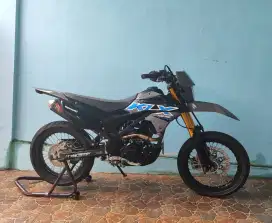 Kawasaki klx 150 se supermoto tahun 2023/2024