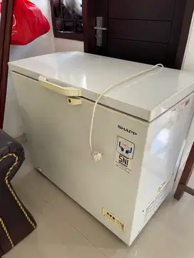 Freezer Ice Box Sharp 200 Liter