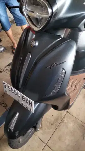 Yamaha Grand Filano Tahun 2023 warna Hitam