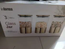 Toples kue merek Informa baru
