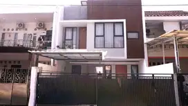 Rumah Taman Modern luas 104m type 4KT Cakung Jakarta Timur