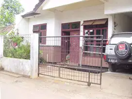 JUAL RUMAH SECOND LUAS 113 DI TANJUNG BARAT SIMATUPANG JAKARTA SELATAN