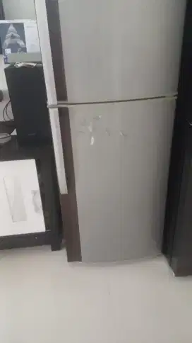 Kulkas 2 Pintu Bekas